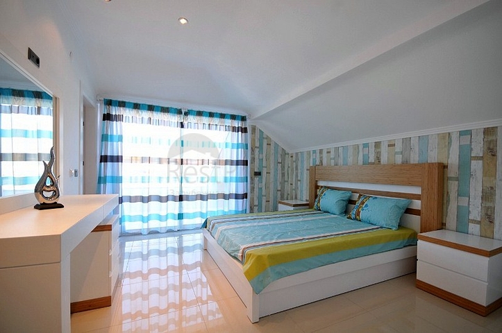 بنتهاوس للبيع في كاستيل/ألانيا