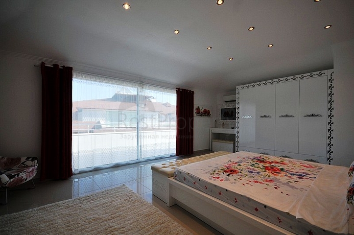 بنتهاوس للبيع في كاستيل/ألانيا