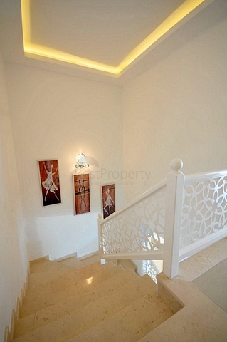 بنتهاوس للبيع في كاستيل/ألانيا