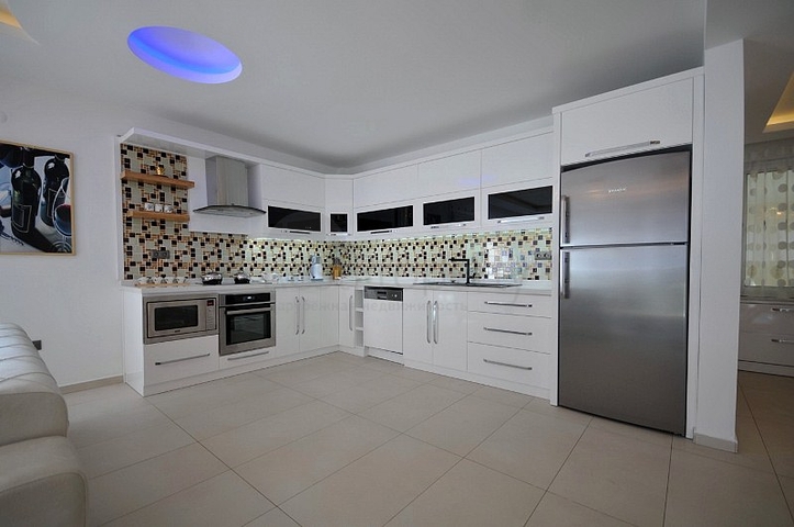 بنتهاوس للبيع في كاستيل/ألانيا