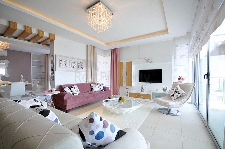 بنتهاوس للبيع في كاستيل/ألانيا