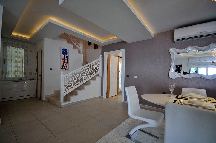 بنتهاوس للبيع في كاستيل/ألانيا