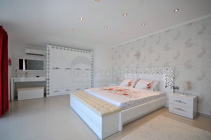 بنتهاوس للبيع في كاستيل/ألانيا