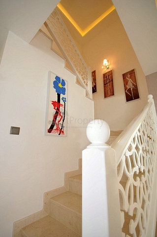 بنتهاوس للبيع في كاستيل/ألانيا