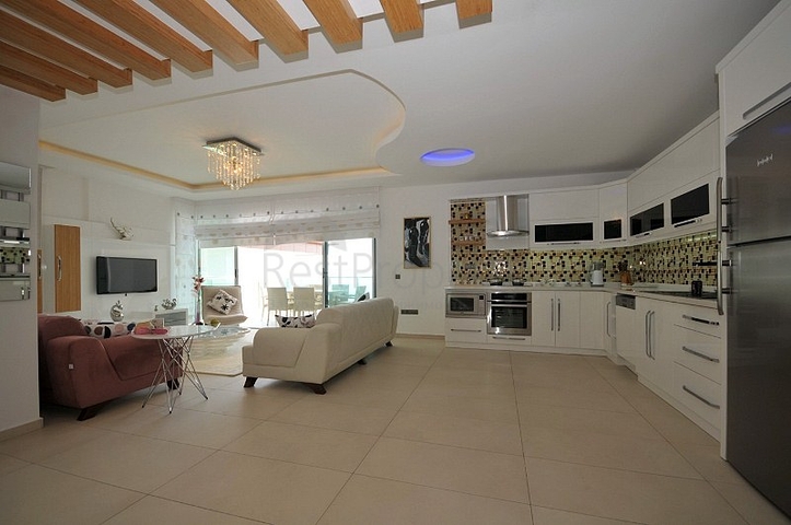 بنتهاوس للبيع في كاستيل/ألانيا