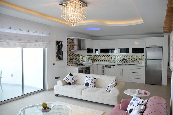 بنتهاوس للبيع في كاستيل/ألانيا