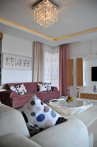 بنتهاوس للبيع في كاستيل/ألانيا