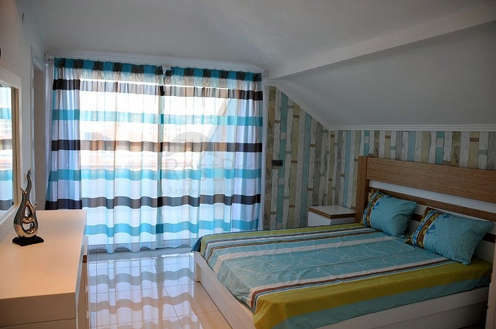 بنتهاوس للبيع في كاستيل/ألانيا