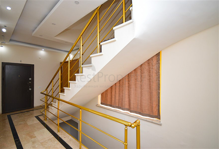 فيلا في سيتا 4 + 1 مع حديقة صغيرة وإطلالات على البحر والجبل في منطقة كارجيجاك الخلابة