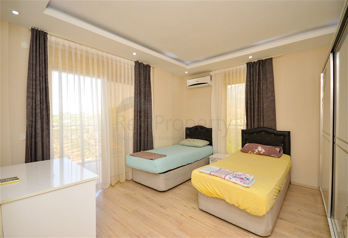 فيلا في سيتا 4 + 1 مع حديقة صغيرة وإطلالات على البحر والجبل في منطقة كارجيجاك الخلابة