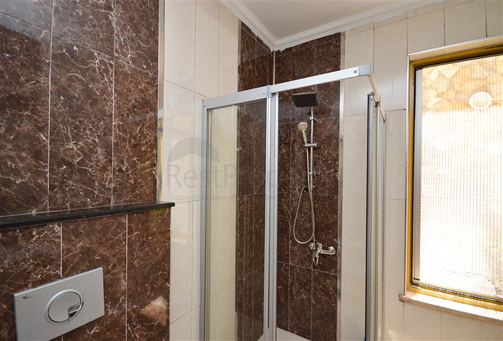 فيلا في سيتا 4 + 1 مع حديقة صغيرة وإطلالات على البحر والجبل في منطقة كارجيجاك الخلابة