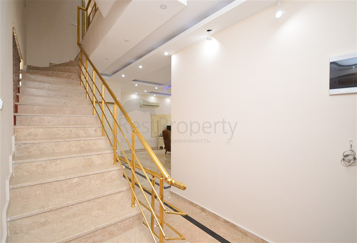 فيلا في سيتا 4 + 1 مع حديقة صغيرة وإطلالات على البحر والجبل في منطقة كارجيجاك الخلابة