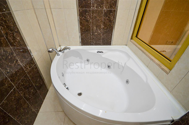 فيلا في سيتا 4 + 1 مع حديقة صغيرة وإطلالات على البحر والجبل في منطقة كارجيجاك الخلابة