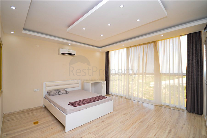 فيلا في سيتا 4 + 1 مع حديقة صغيرة وإطلالات على البحر والجبل في منطقة كارجيجاك الخلابة