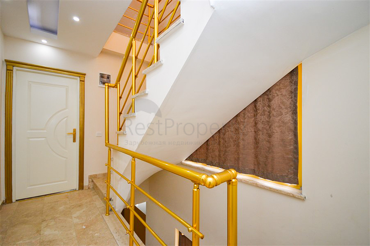 فيلا في سيتا 4 + 1 مع حديقة صغيرة وإطلالات على البحر والجبل في منطقة كارجيجاك الخلابة