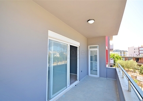 شقة 2+1 مع مطبخ منفصل في منطقة دميرتاش