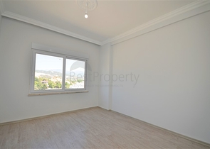 شقة 2+1 مع مطبخ منفصل في منطقة دميرتاش