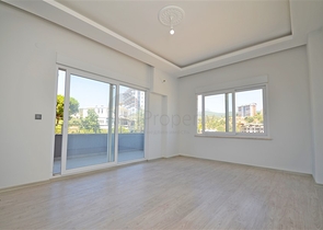 شقة 2+1 مع مطبخ منفصل في منطقة دميرتاش