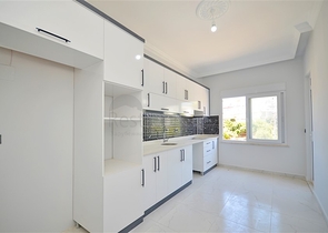 شقة 2+1 مع مطبخ منفصل في منطقة دميرتاش