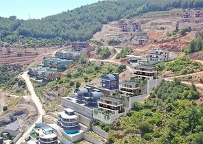 مجمع فلل جديد بإطلالة بانورامية على البحر في منطقة تيبي