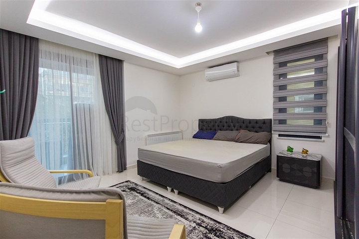 شقة فسيحة 2 + 1 من المالك على بعد 400 متر من البحر في منطقة محمودلار  