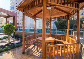 شقة فسيحة 2 + 1 من المالك على بعد 400 متر من البحر في منطقة محمودلار  