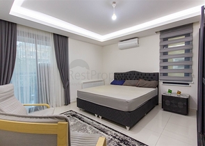 شقة فسيحة 2 + 1 من المالك على بعد 400 متر من البحر في منطقة محمودلار  