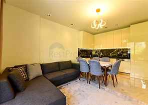 شقة 1+1 في مجمع فاخر على مسافة قريبة من البحر