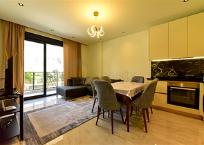 شقة 1+1 في مجمع فاخر على مسافة قريبة من البحر