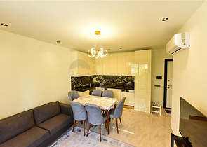 شقة 1+1 في مجمع فاخر على مسافة قريبة من البحر