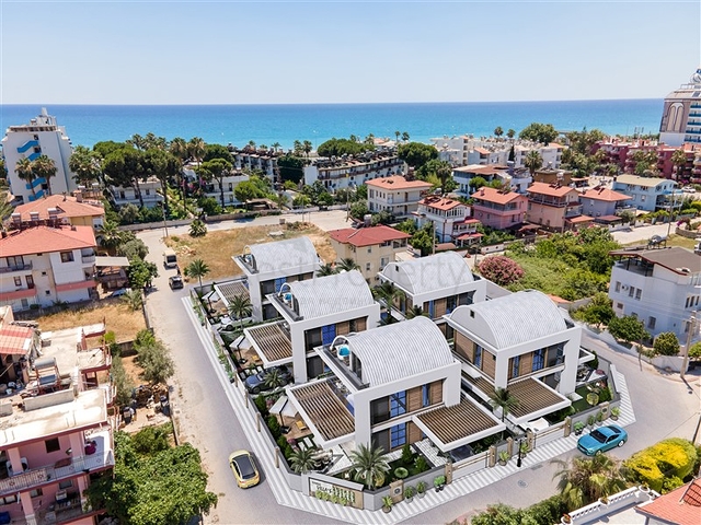 فيلا 3+1 مع جاكوزي على السطح 250 متر من البحر