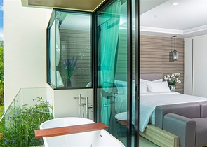 عمارات حديثة مع مناظر خلابة لبحر أندامان