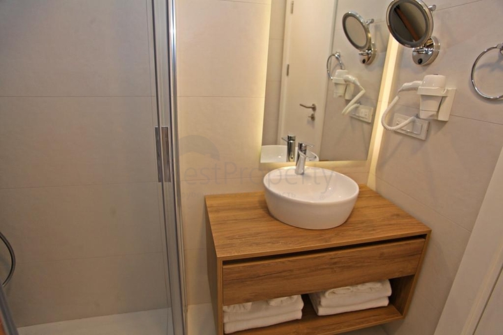 نقدم فندق شقة بوتيك فريد من نوعه في موقع مثالي في واحدة من المناطق السياحية الأكثر شعبية في بودروم. 