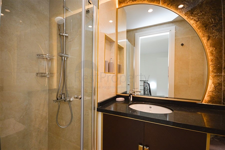 بنتهاوس 2+1 بإطلالة جميلة في منطقة شاطئ كليوباترا للإيجار