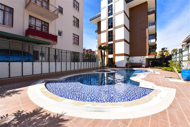 بنتهاوس 2+1 بإطلالة جميلة في منطقة شاطئ كليوباترا للإيجار