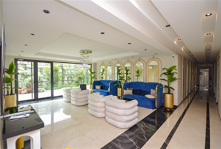 بنتهاوس 2+1 بإطلالة جميلة في منطقة شاطئ كليوباترا للإيجار