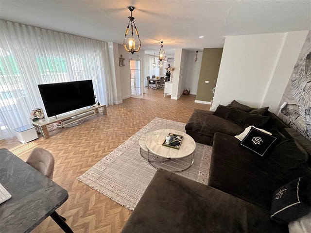 فيلا للحصول على الجنسية في منطقة كستل