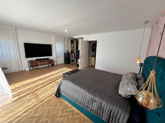 فيلا للحصول على الجنسية في منطقة كستل