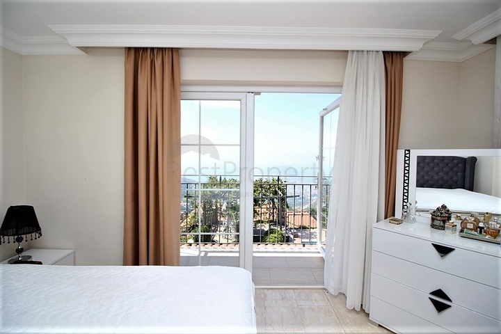 فيلا مفروشة منفصلة 4 + 1 في منطقة تيبي