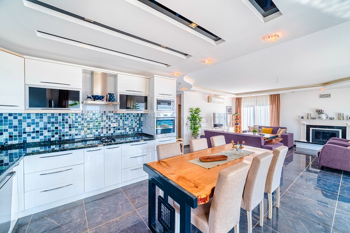 فيلا خاصة 4+1 مع إطلالات بانورامية في منطقة كارجيجاك