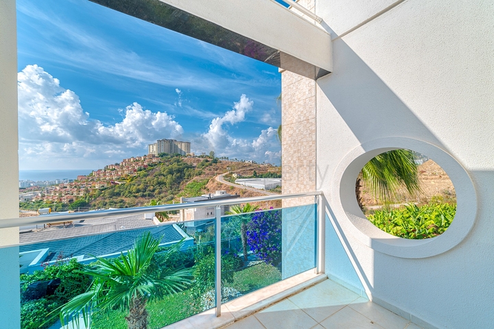 فيلا خاصة 4+1 مع إطلالات بانورامية في منطقة كارجيجاك