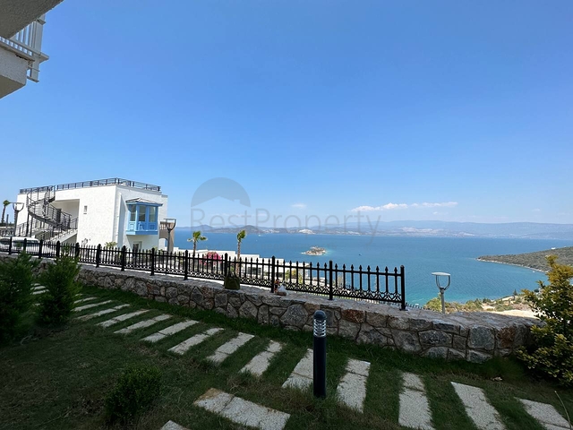 إقامة منتهية مع إطلالات بانورامية على البحر.