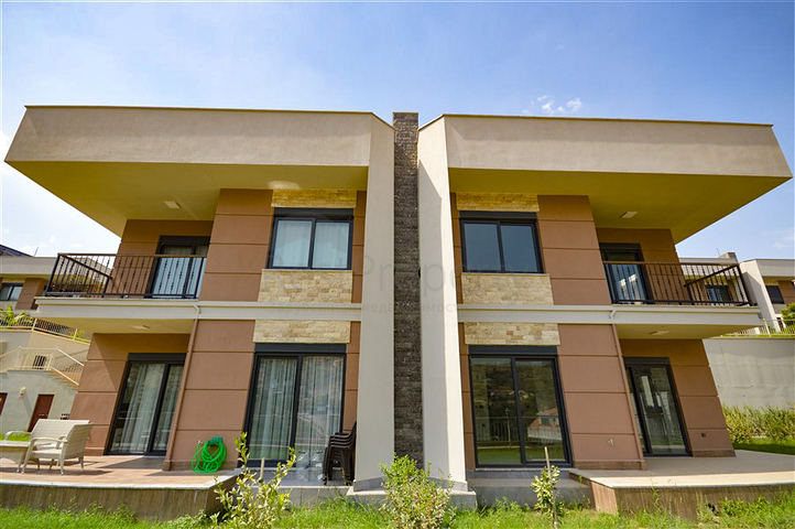 فيلا حديثة وجديدة 3 + 1 في منطقة كارجيجاك