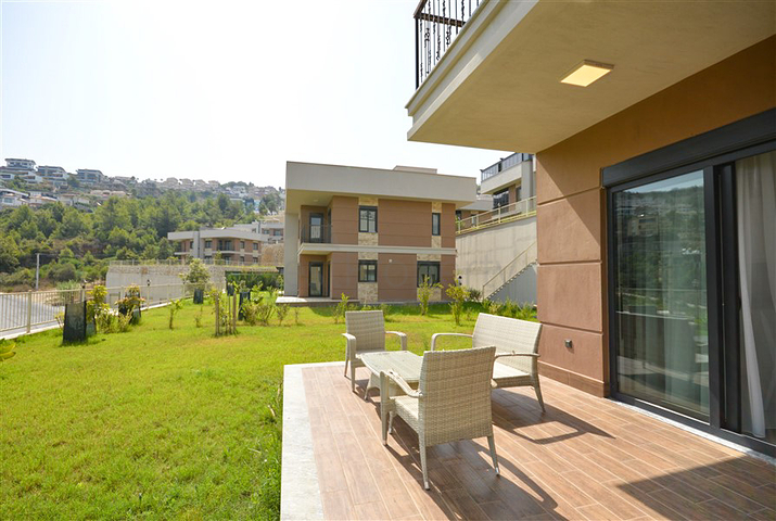 فيلا حديثة وجديدة 3 + 1 في منطقة كارجيجاك