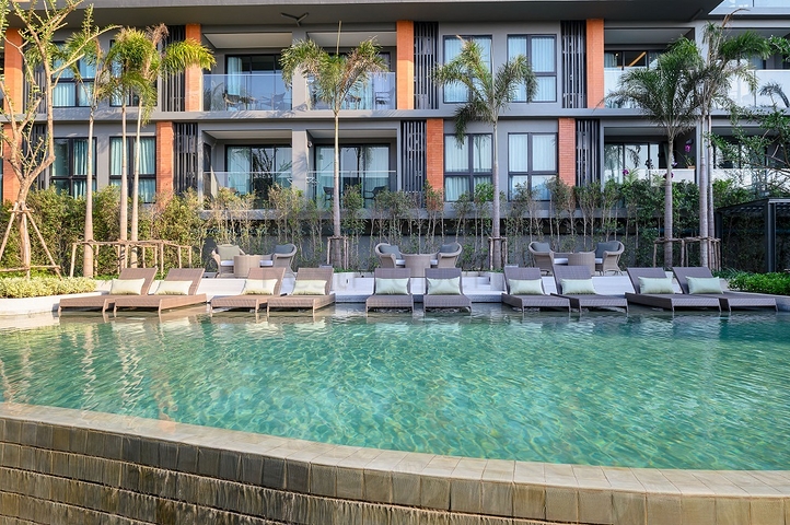 مجمع سكني من نوع الفندق بالقرب من شاطئ سورين