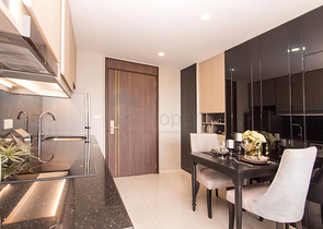 مجمع سكني من نوع الفندق بالقرب من شاطئ سورين