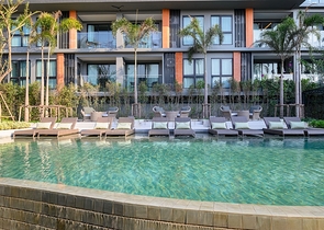 مجمع سكني من نوع الفندق بالقرب من شاطئ سورين