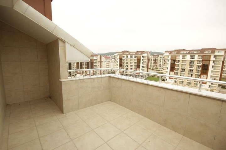 دوبلكس واسعة ضمن مجمع سكني مميز في افسلار /  الانيا 