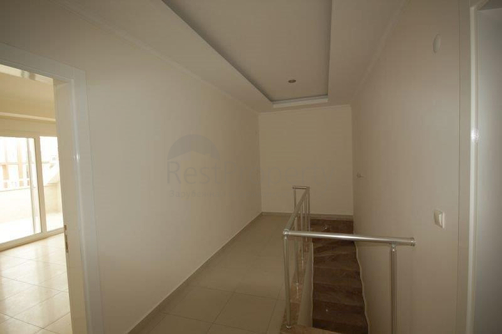 دوبلكس واسعة ضمن مجمع سكني مميز في افسلار /  الانيا 