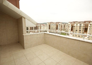 دوبلكس واسعة ضمن مجمع سكني مميز في افسلار /  الانيا 